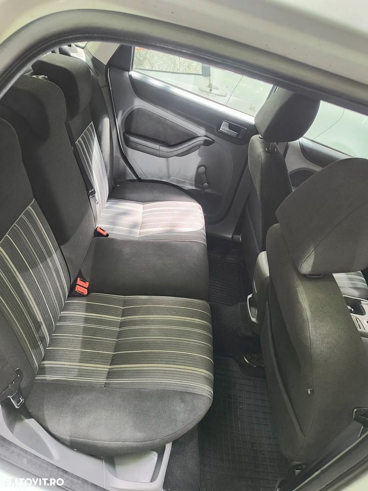 Ford Focus 1.6 TDCi Trend - 12