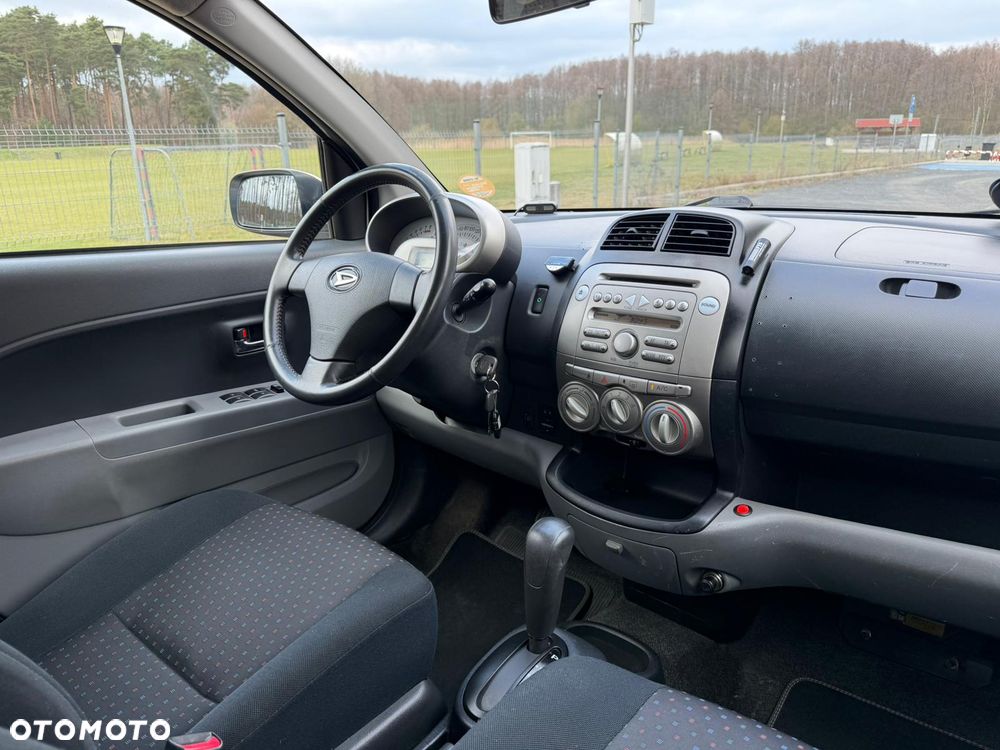 Daihatsu Sirion - 10