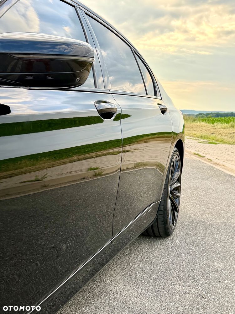 BMW Seria 7 730Ld xDrive mHEV - 21