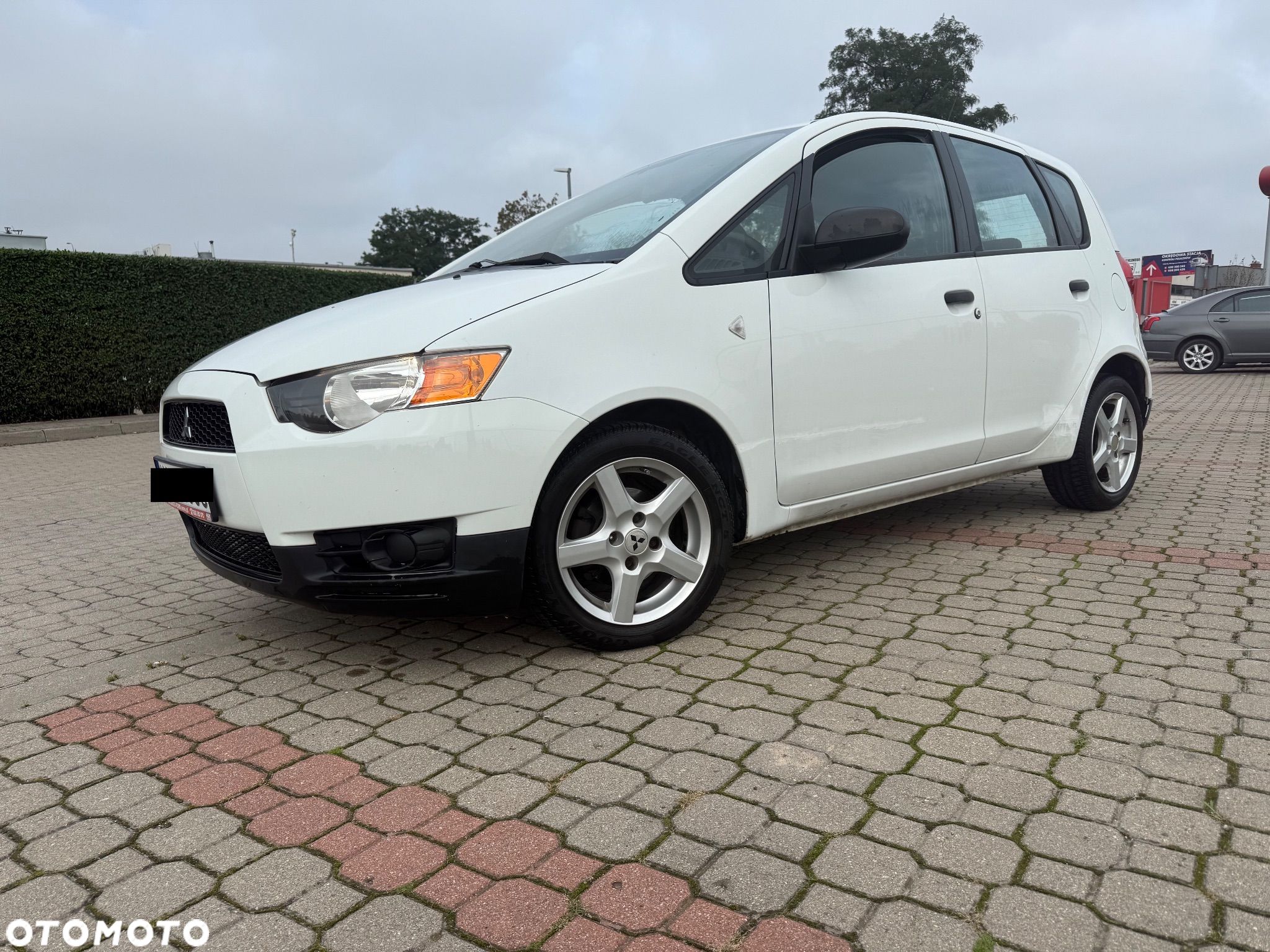 Mitsubishi Colt 1.3 Inform - 1