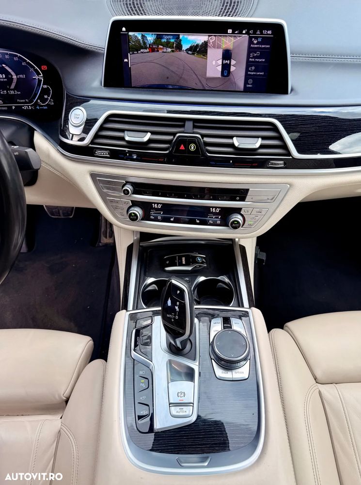 BMW Seria 7 745e - 11