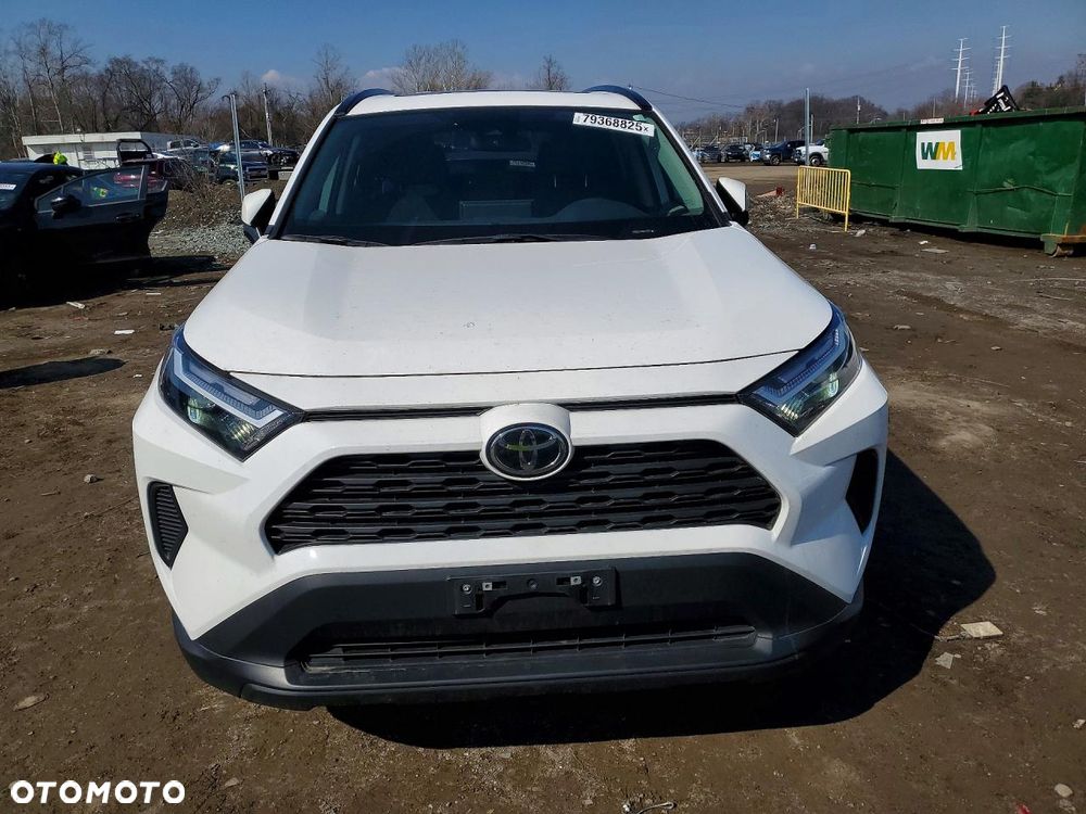 Toyota RAV4 - 6