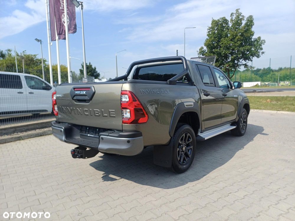 Toyota Hilux - 8