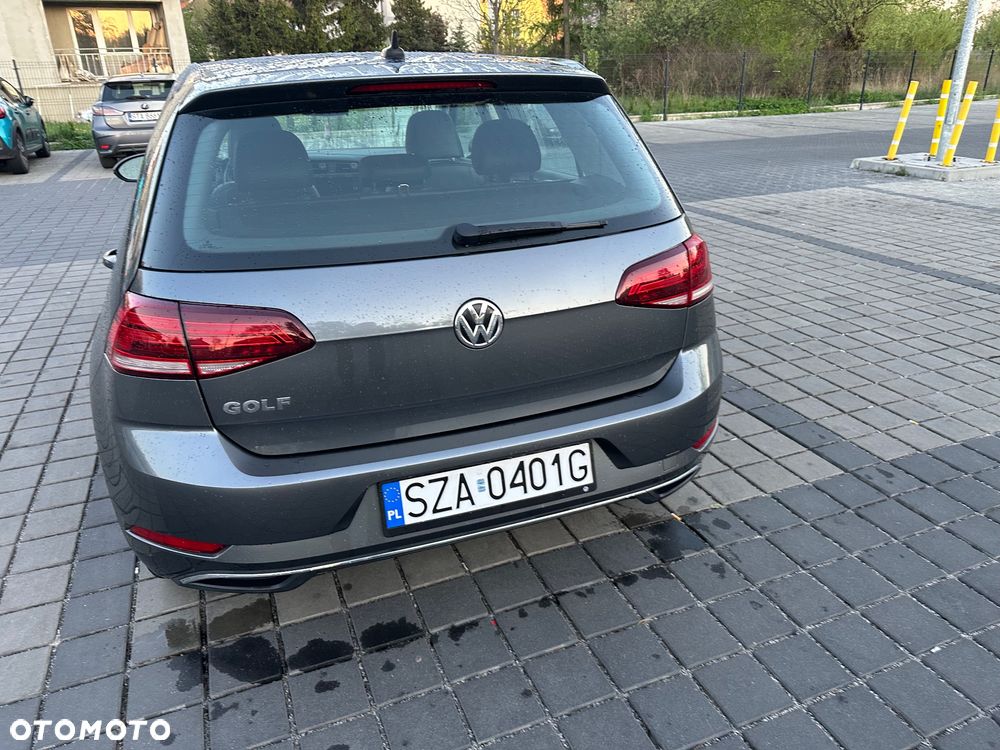 Volkswagen Golf - 10