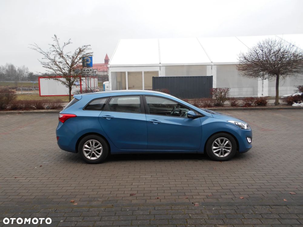Hyundai i30 1.4 CRDi Advantage - 4
