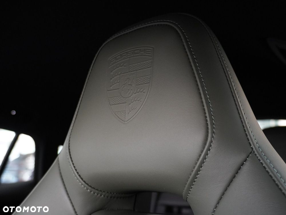 Porsche Panamera 4 E-Hybrid PHEV - 26