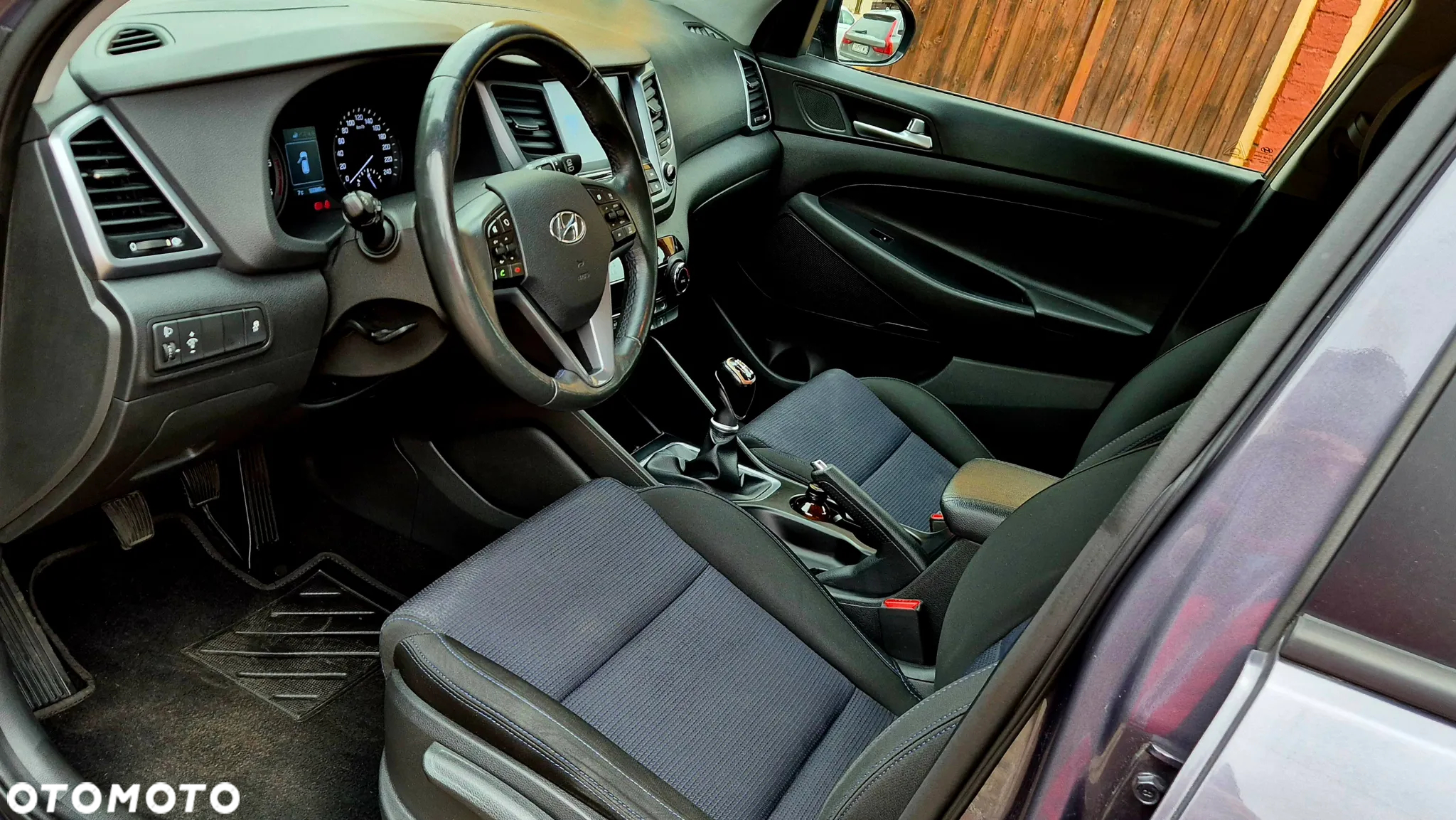 Hyundai Tucson 2.0 CRDI BlueDrive Style 2WD - 17