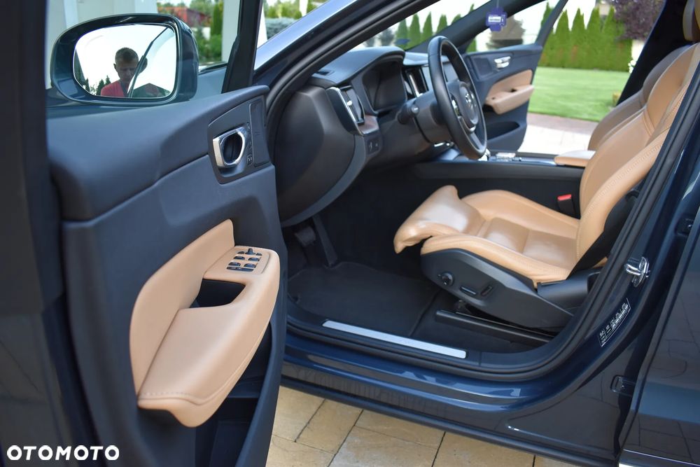 Volvo XC 60 B5 D AWD Inscription - 18