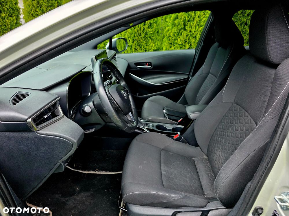 Toyota Corolla 1.8 Hybrid Comfort - 17