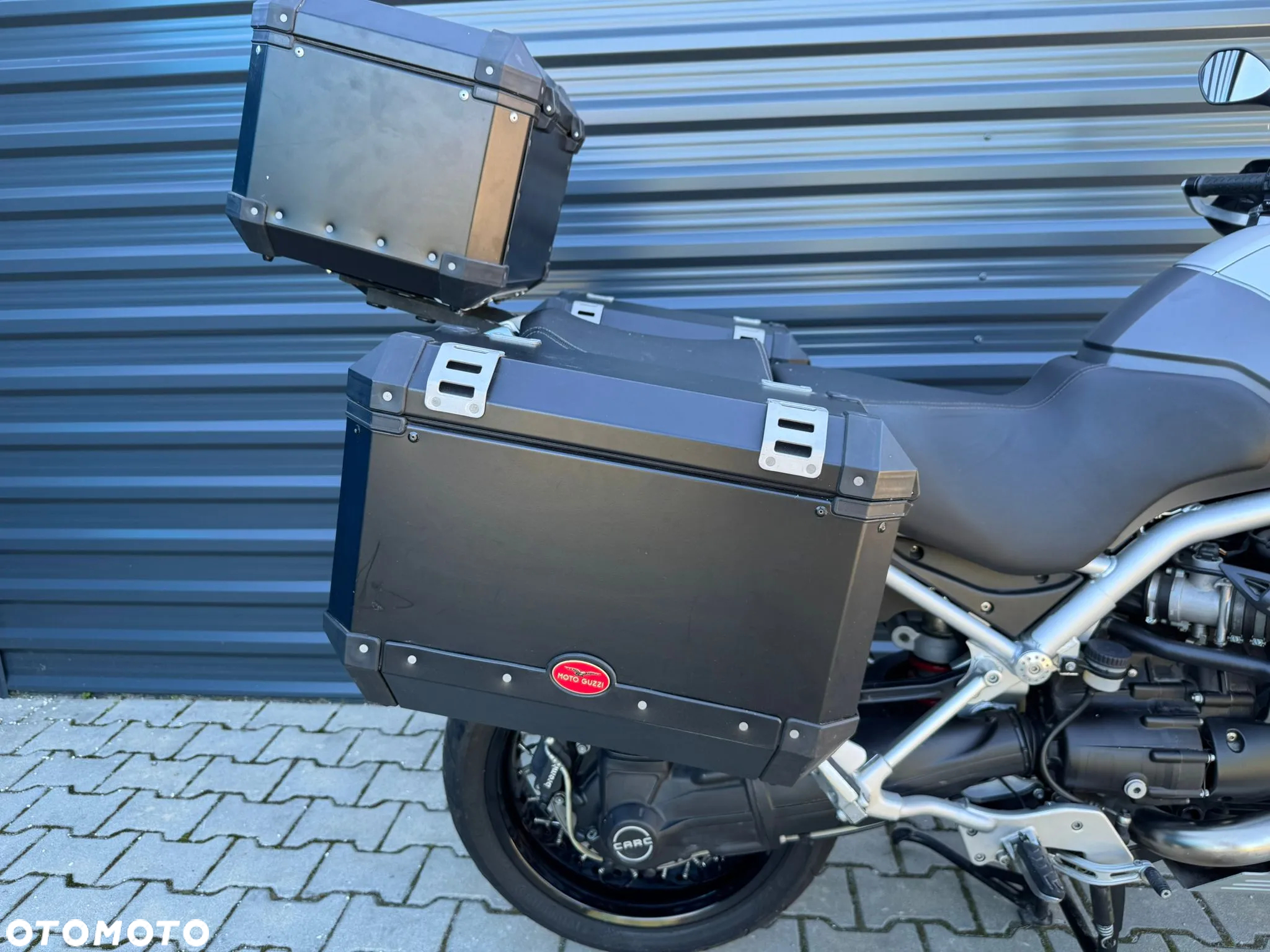 Moto Guzzi Stelvio - 12