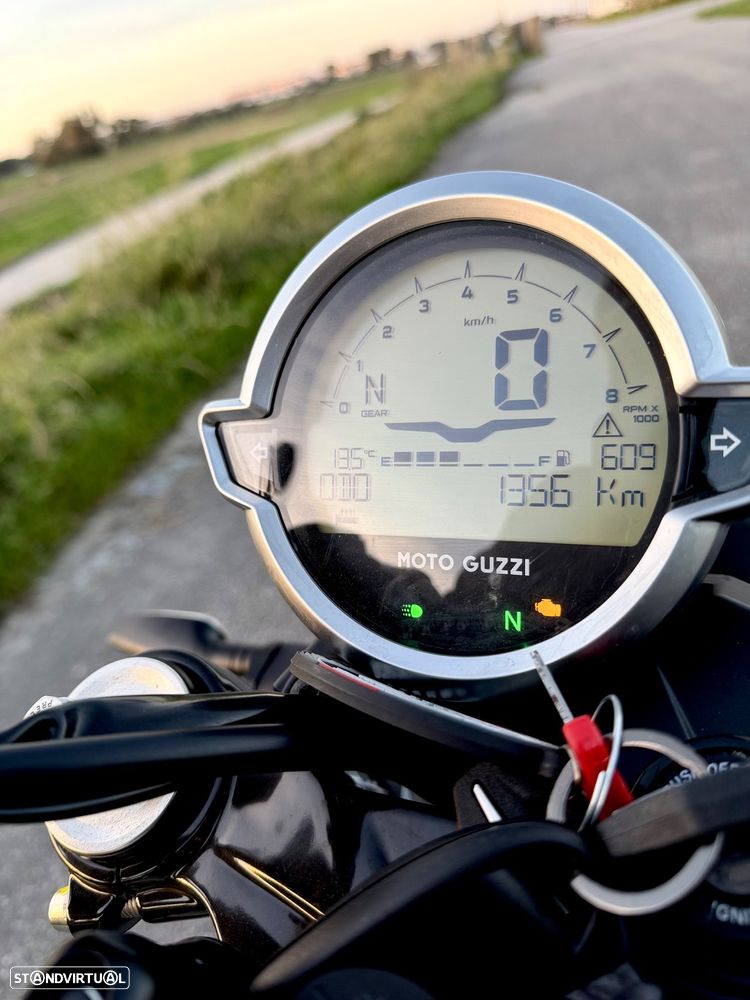 Moto Guzzi V7 Sport - 3