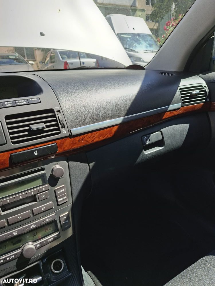 Toyota Avensis 2.0 D4D S/W Sol - 1