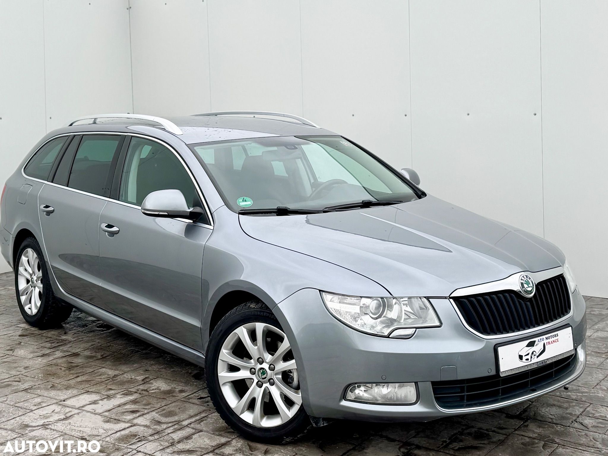 Skoda Superb 2.0 TDI DSG Exclusive - 1