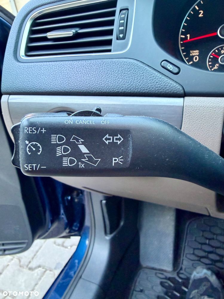 Volkswagen Jetta 1.6 TDI Highline DSG - 16