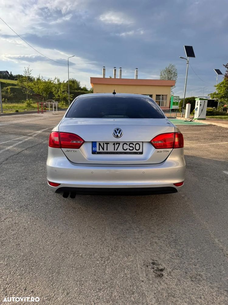 Volkswagen Jetta 2.0 TDI CR DPF Highline - 3