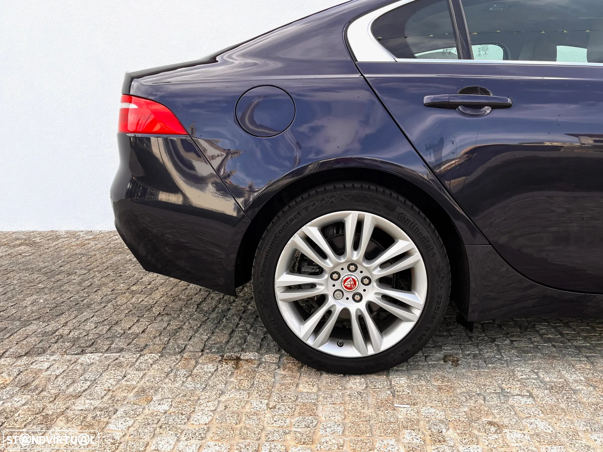 Jaguar XE 2.0 D Prestige - 11