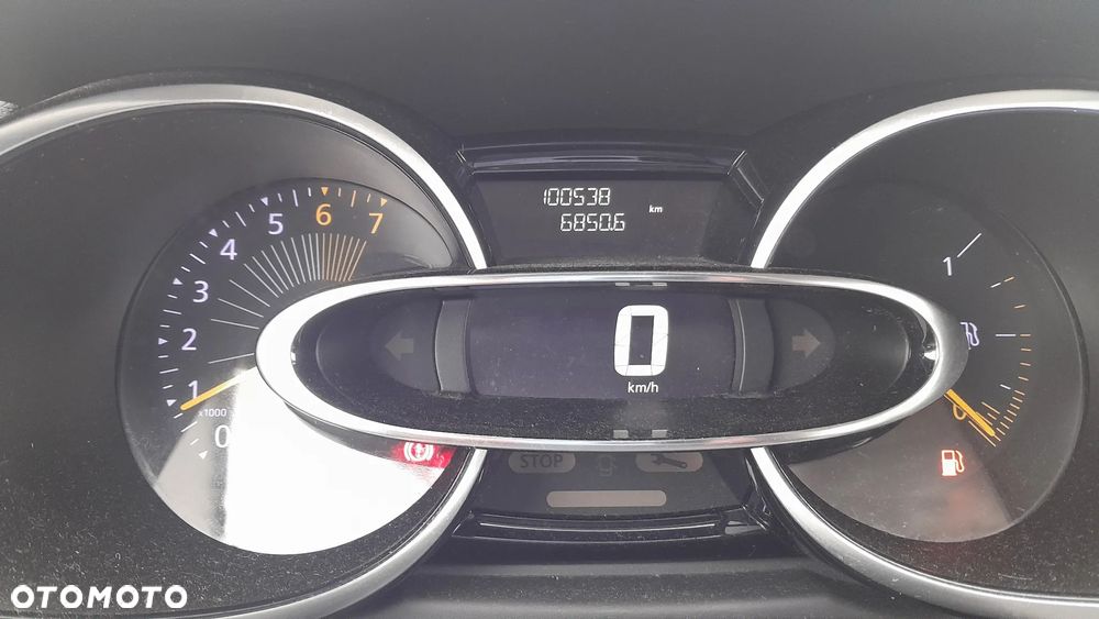 Renault Clio 1.2 16V 75 LIMITED - 6