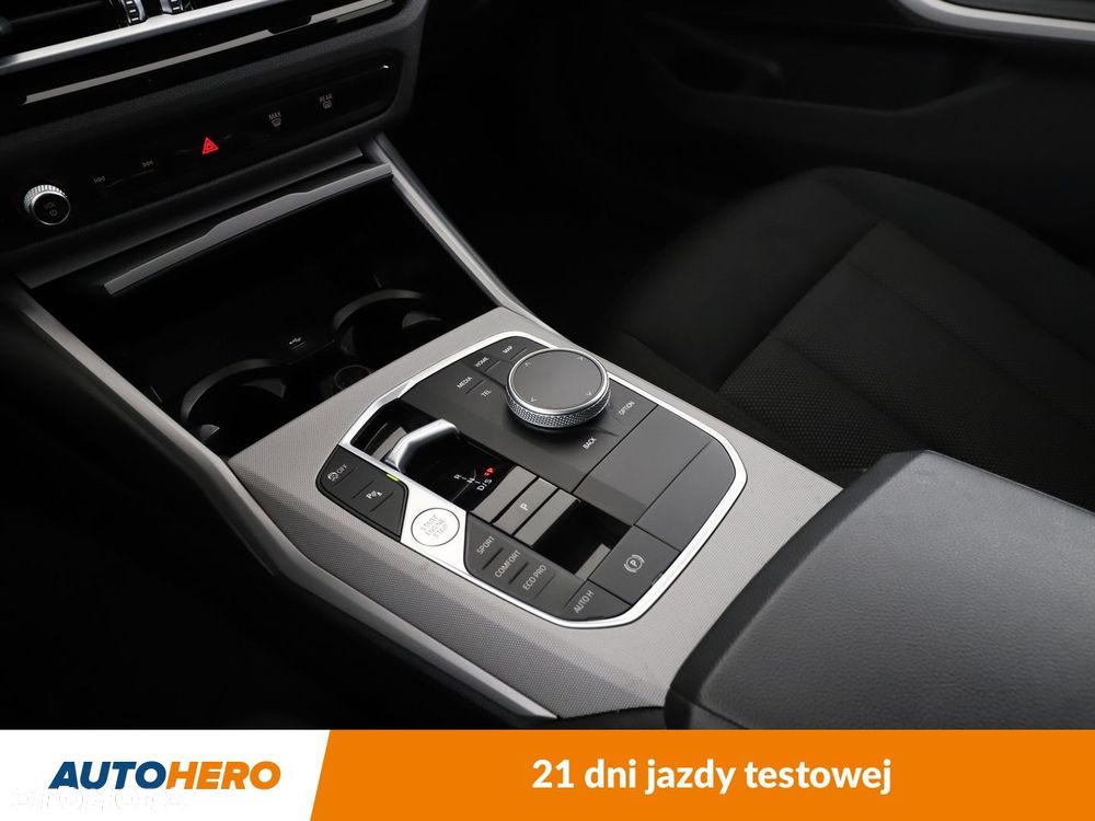 BMW Seria 3 318d - 28