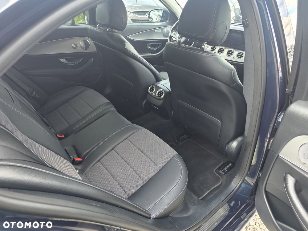 Mercedes-Benz Klasa E 200 9G-TRONIC - 19