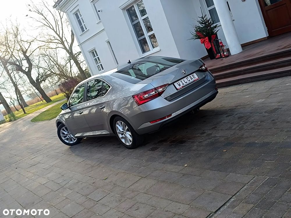 Skoda Superb 1.4 TSI ACT DSG Ambition - 38