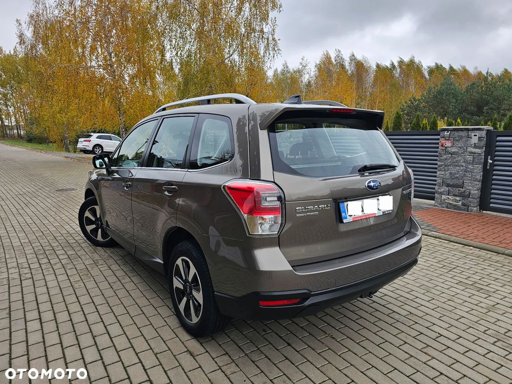 Subaru Forester 2.0 i Exclusive Lineartronic - 3