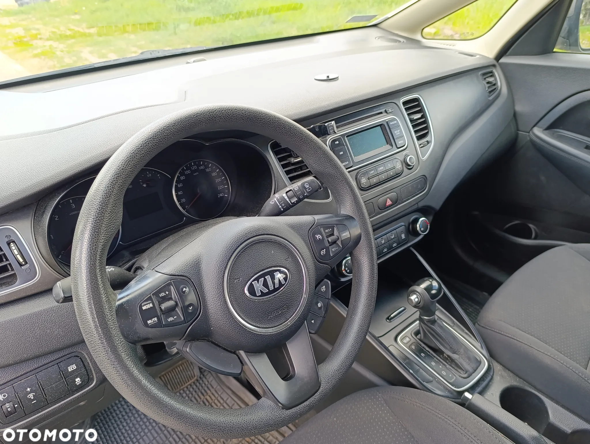 Kia Carens 1.7 CRDi M - 8