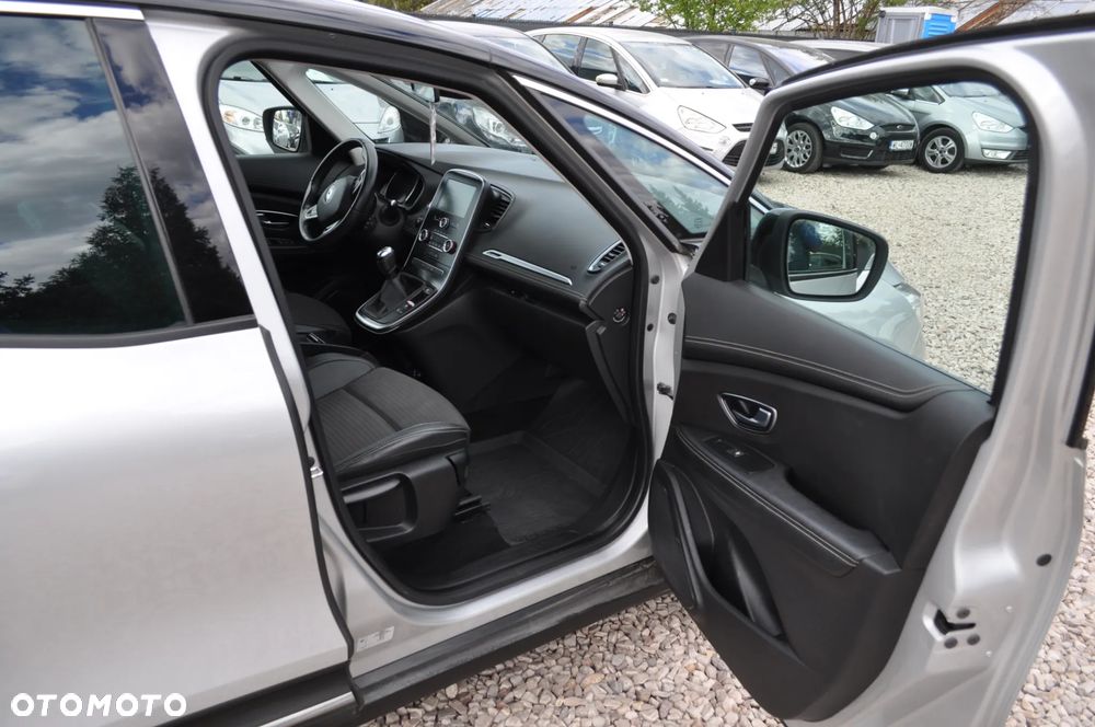 Renault Grand Scenic - 15