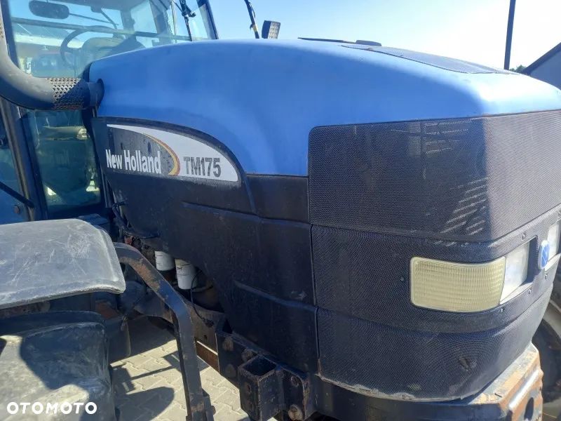 Maska pokrywa silnika 82021971 New Holland TM175 - 5