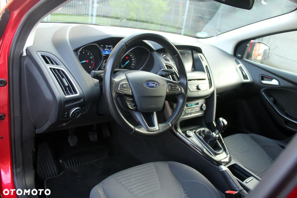 Ford Focus 1.0 EcoBoost Titanium - 12