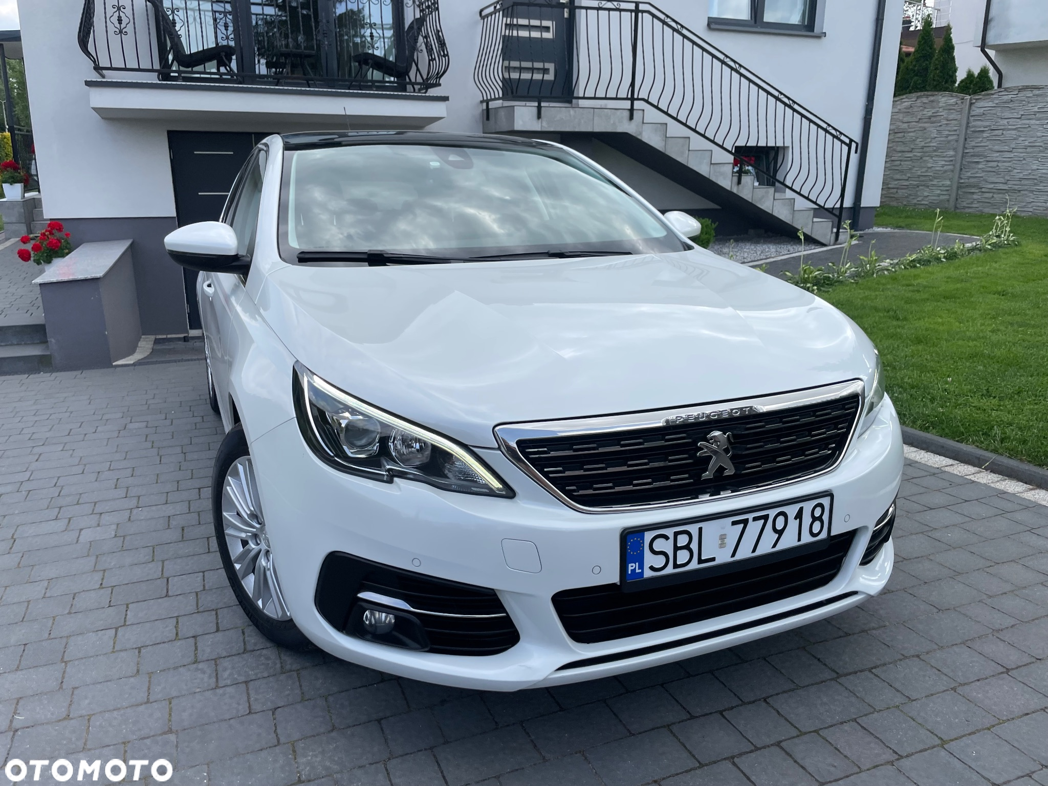 Peugeot 308 1.2 PureTech GPF Allure S&S - 2