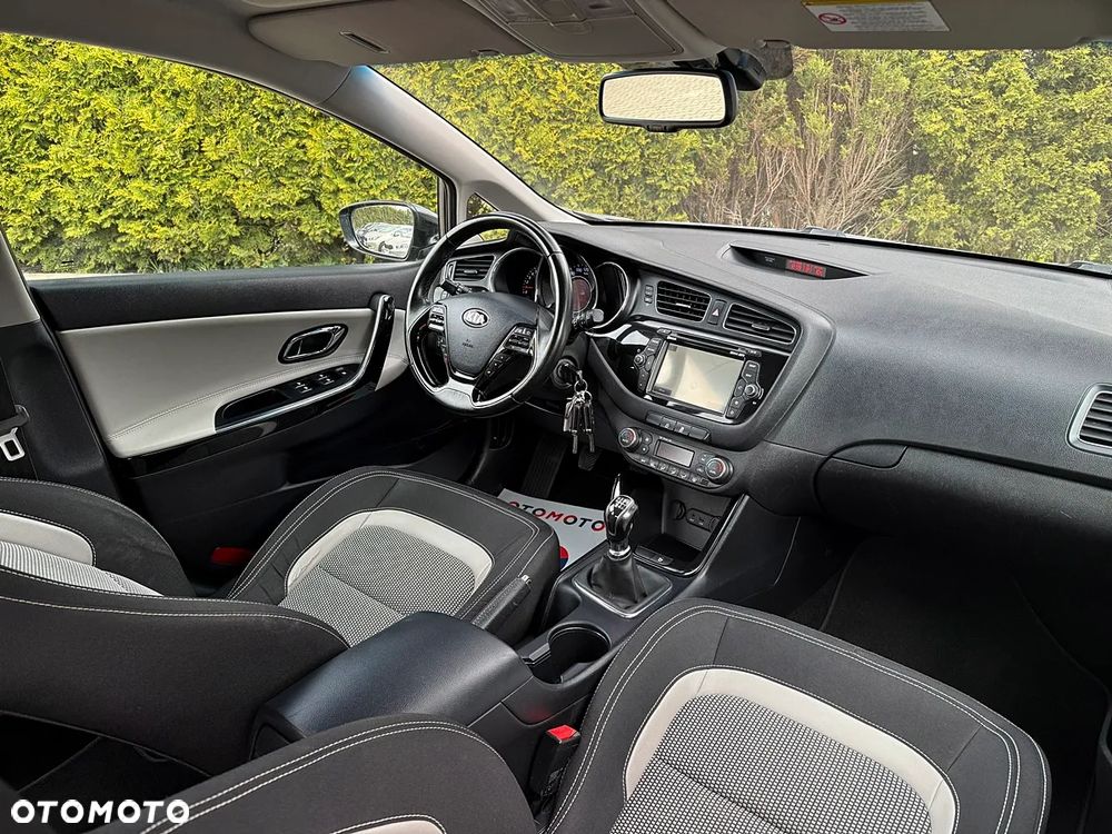 Kia Ceed 1.6 GDI Platinum Edition - 3
