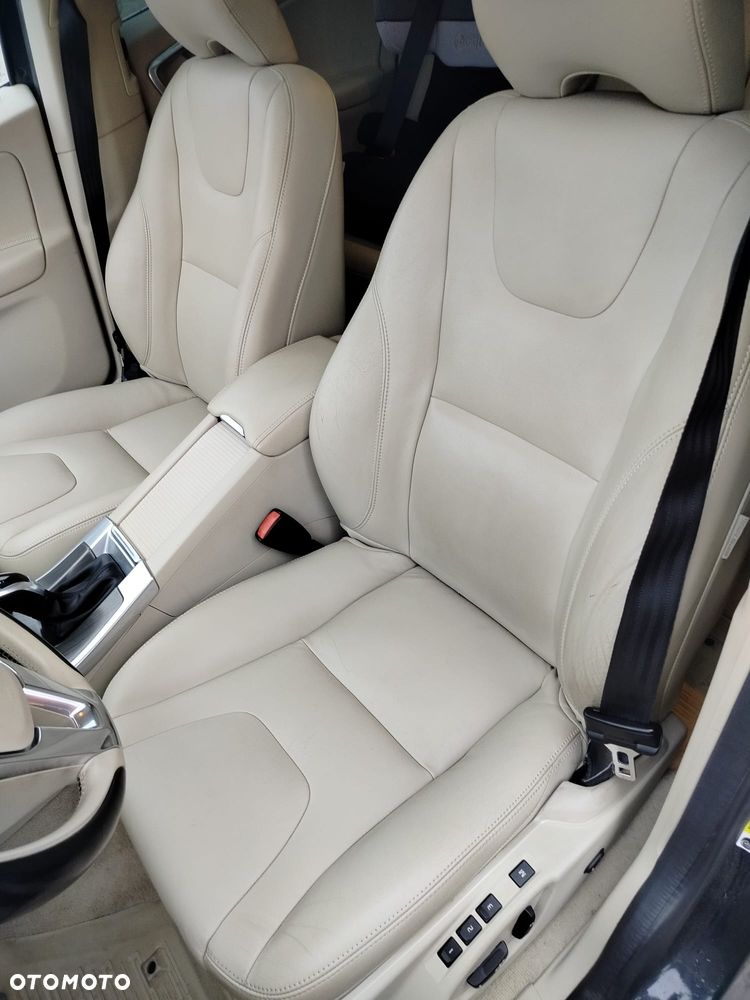 Volvo XC 60 T5 AWD Momentum EU6 - 15