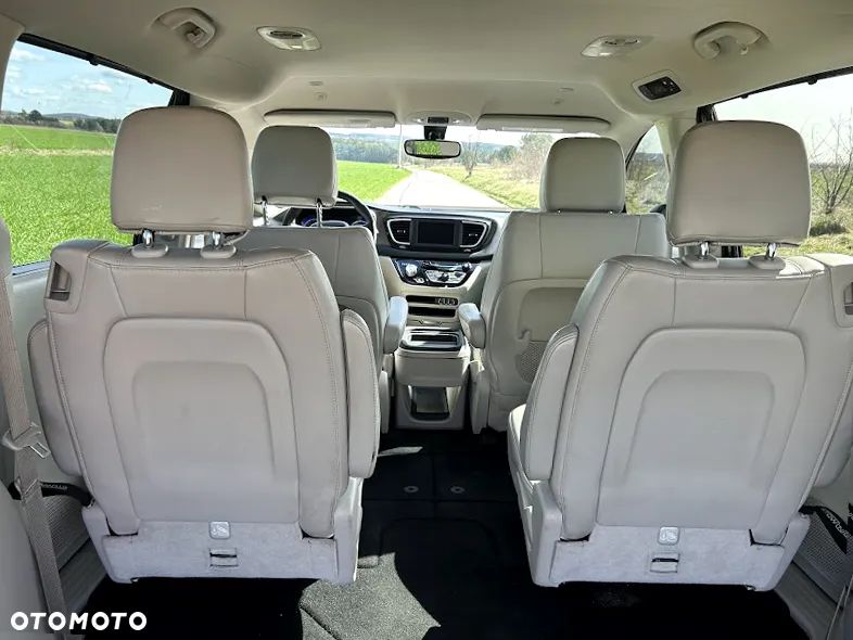 Chrysler Pacifica - 1