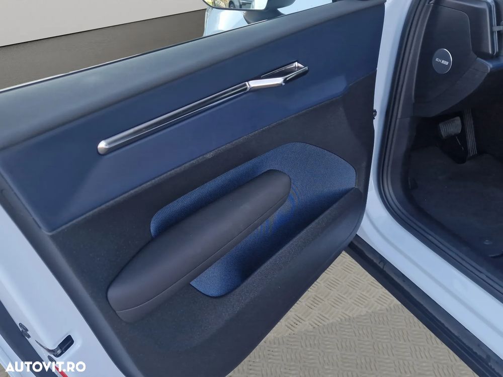 Volvo EX30 - 13
