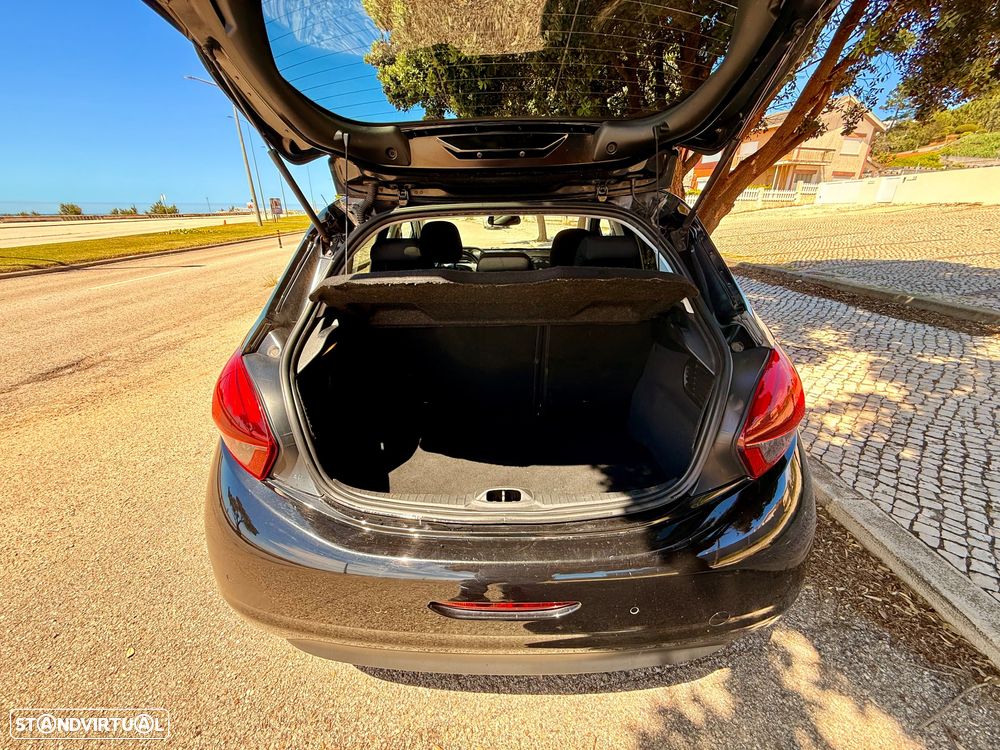 Peugeot 208 1.2 PureTech Style - 19