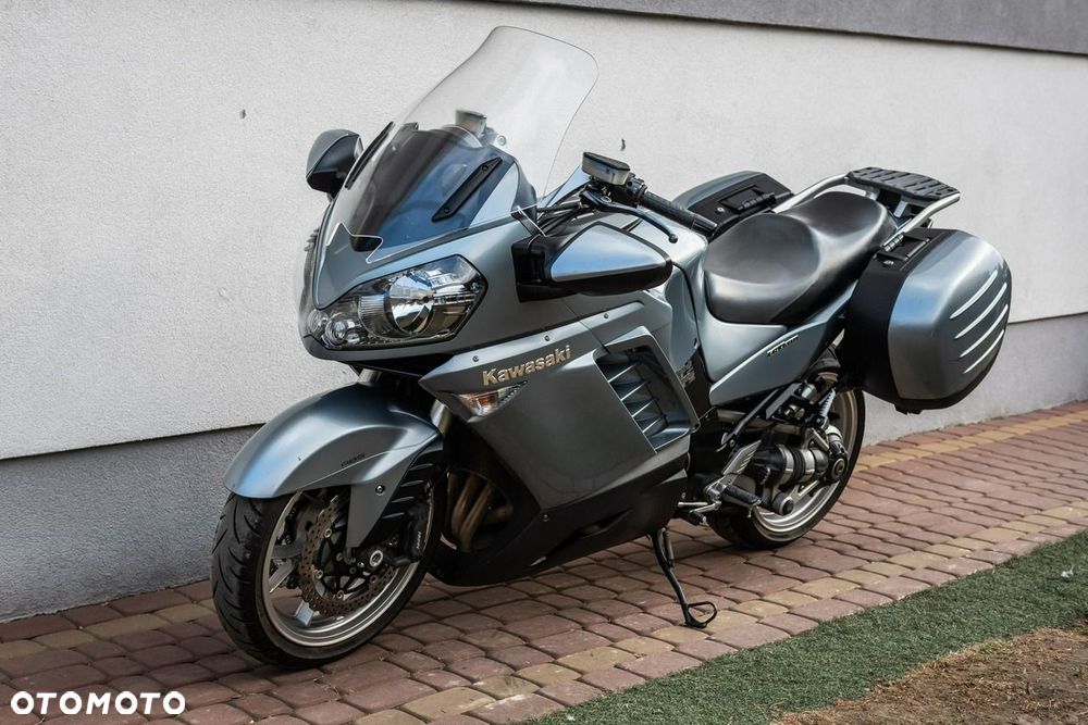 Kawasaki GTR - 7