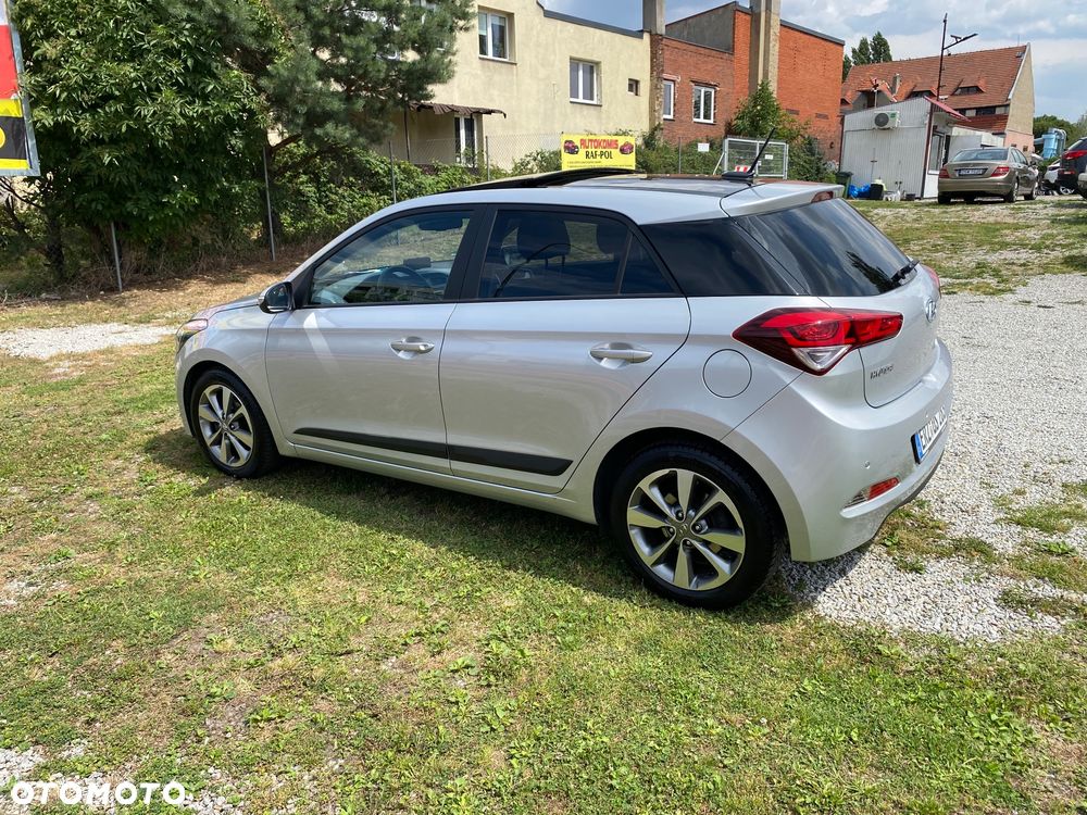 Hyundai i20 1.4 YES Gold - 13