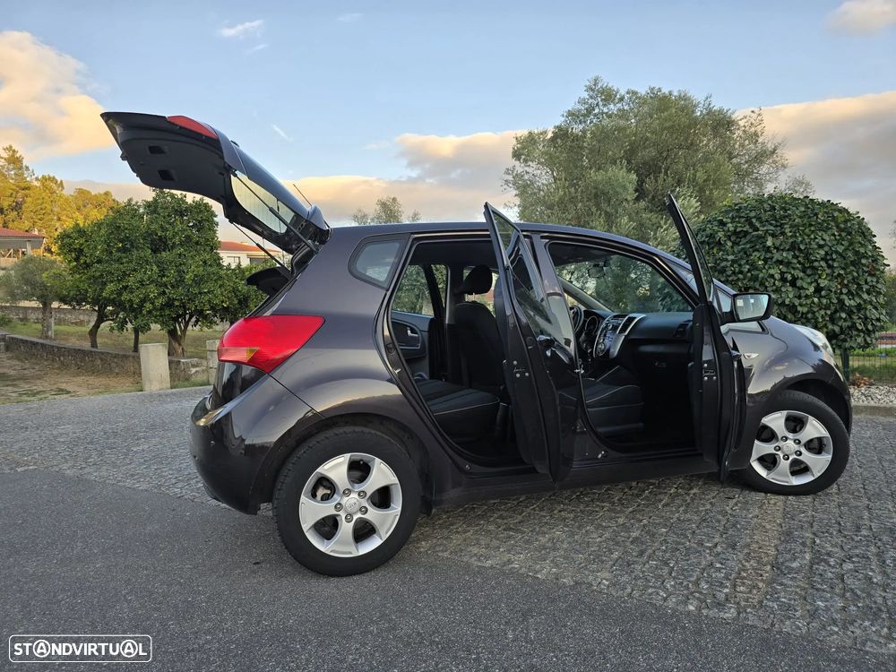 Kia Venga 1.4 CRDi EX ISG - 10