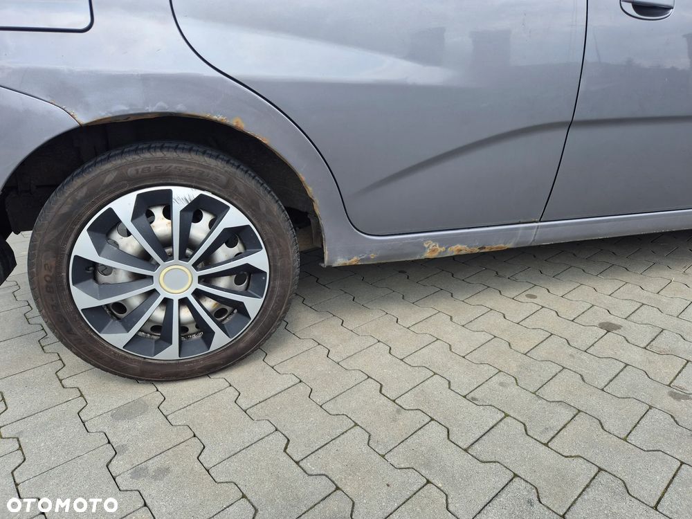 Chevrolet Aveo 1.2 16V Base - 5