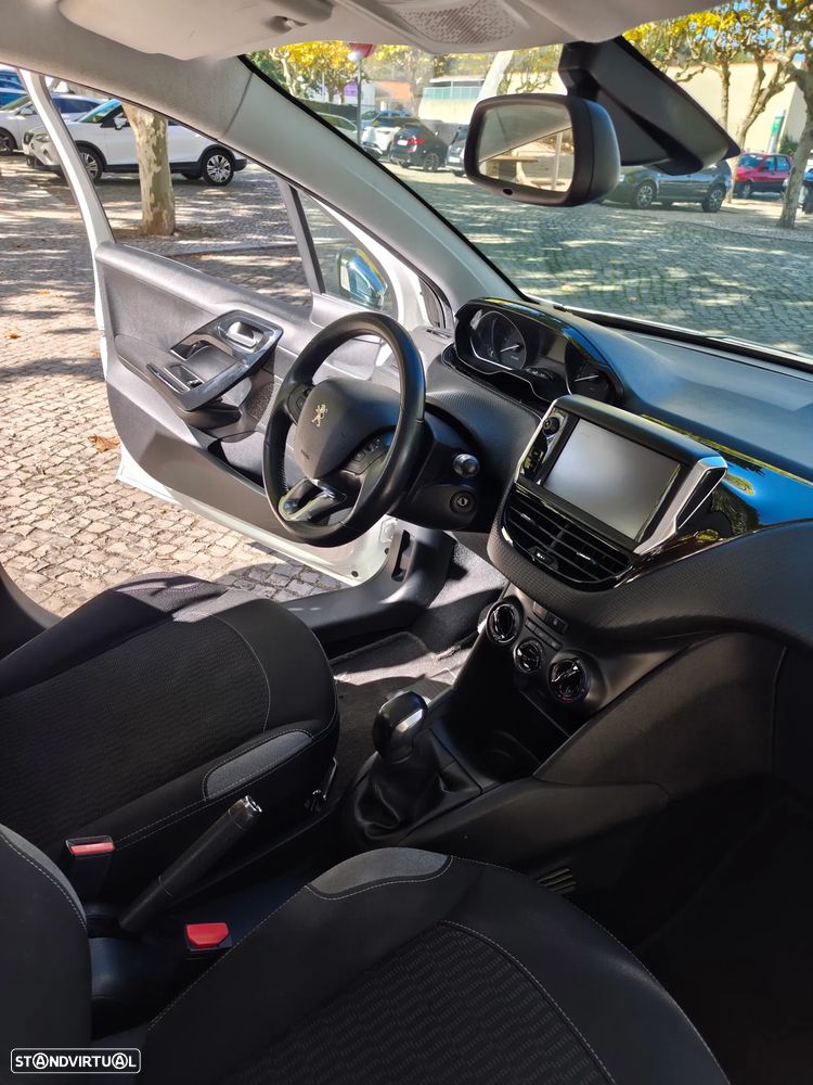 Peugeot 208 1.2 PureTech Style - 19