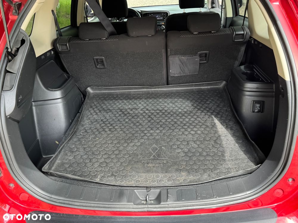 Mitsubishi Outlander - 14