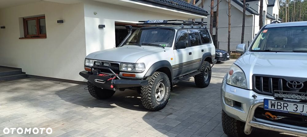 Toyota Land Cruiser - 4