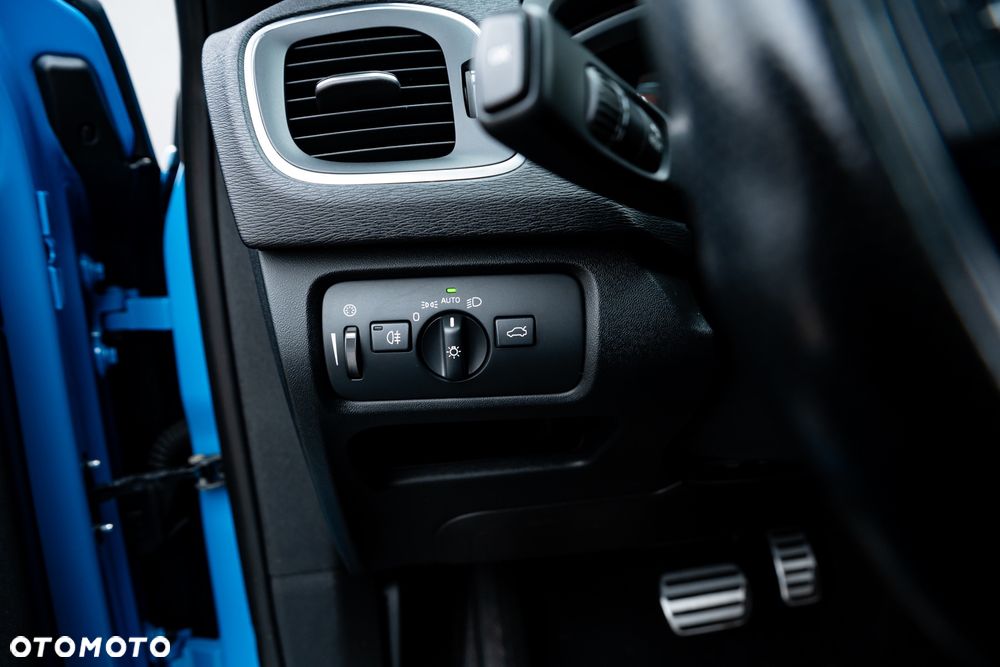 Volvo V40 D4 Geartronic RDesign - 29