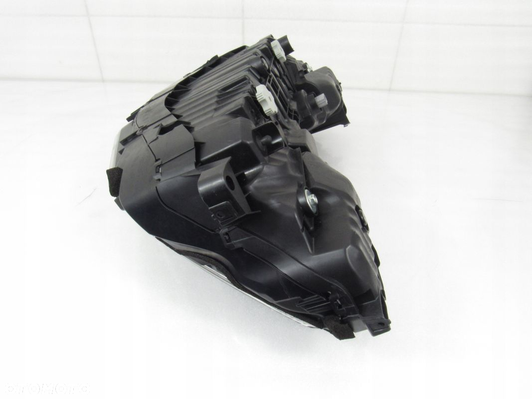 Lampa przód / reflektor Honda Goldwing 1800 - 14