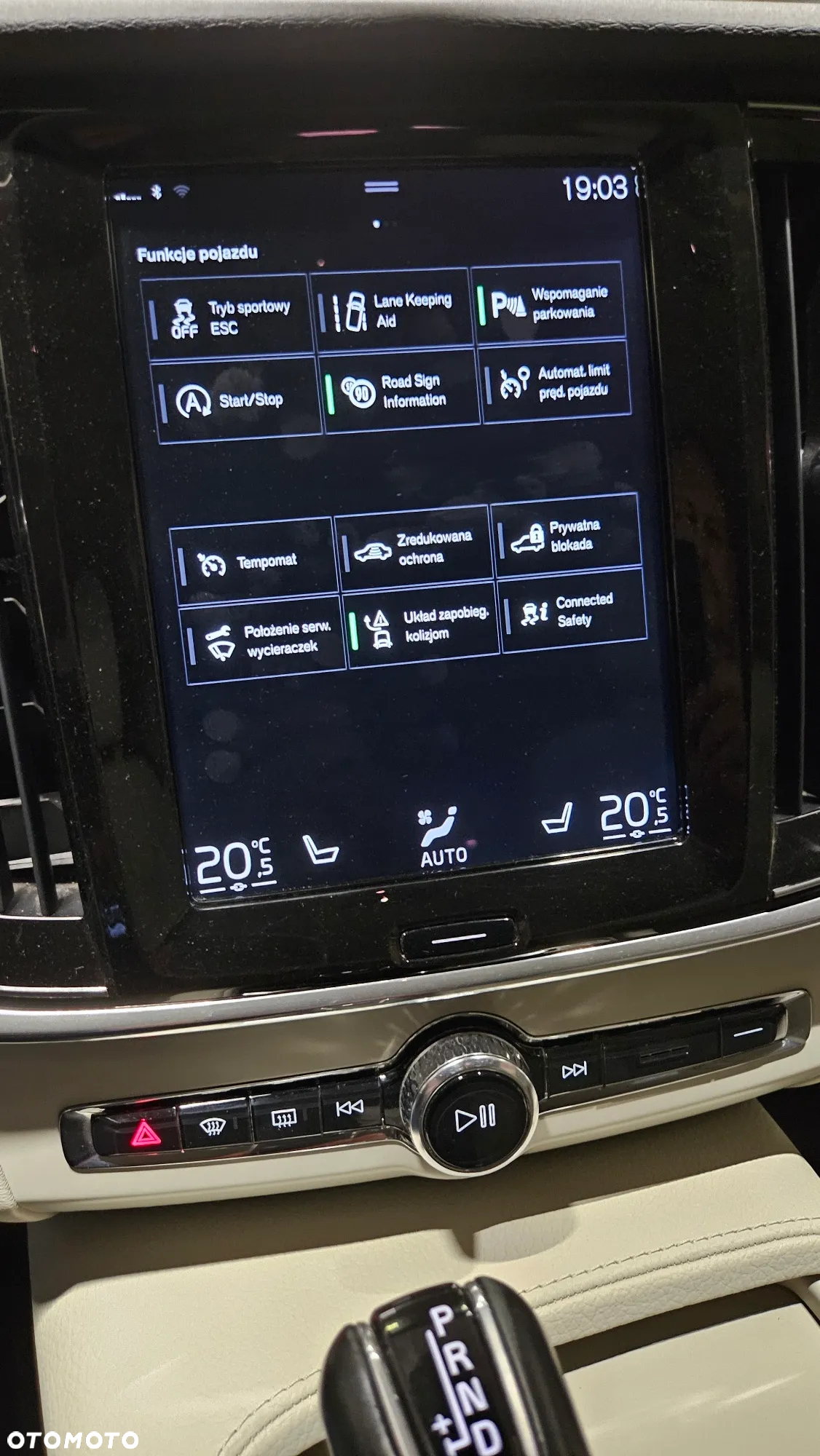 Volvo V90 D4 Momentum - 19