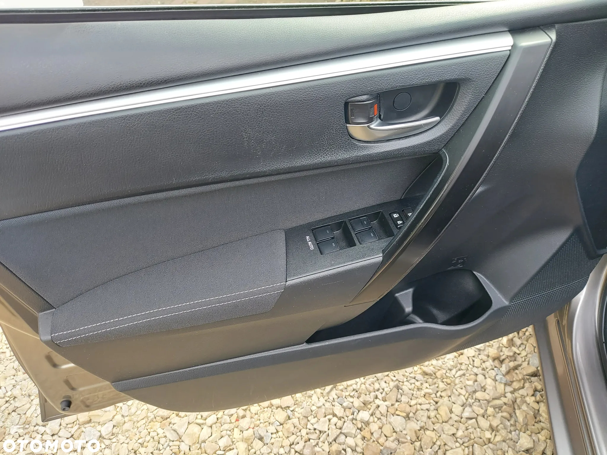 Toyota Corolla 1.6 Comfort MS - 28