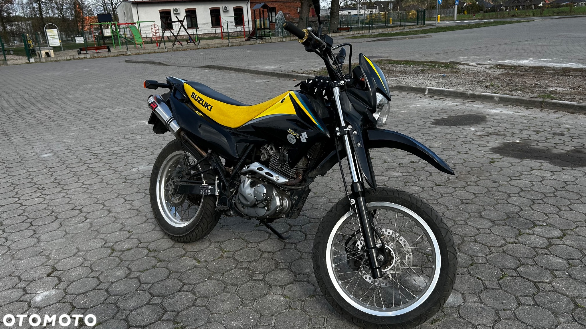 Suzuki DR