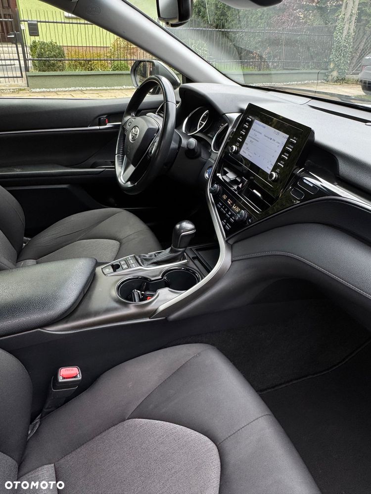 Toyota Camry 2.5 Hybrid Comfort CVT - 2