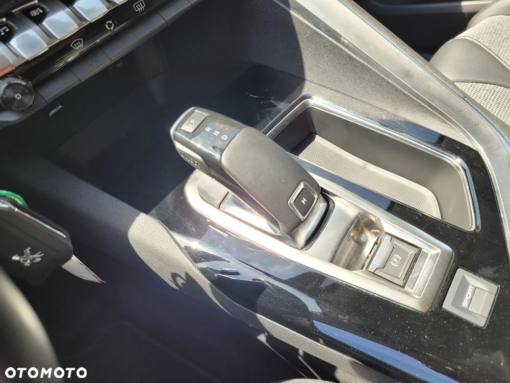 Peugeot 5008 PureTech 180 EAT8 Stop & Start Allure - 19