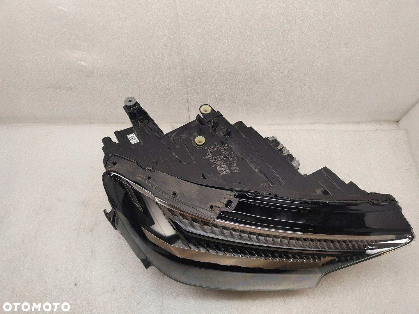 Audi Q4 e-tron MATRIX LED Przód strona prawa 89A941036 - 2